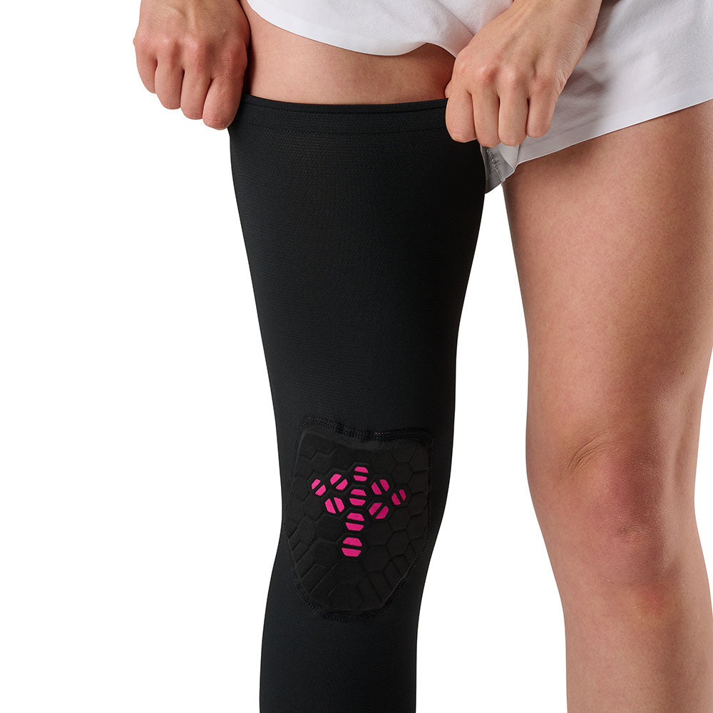 McDavid HEX Viz Leg Sleeve Single - Black/Pink - Detail View of Knee
