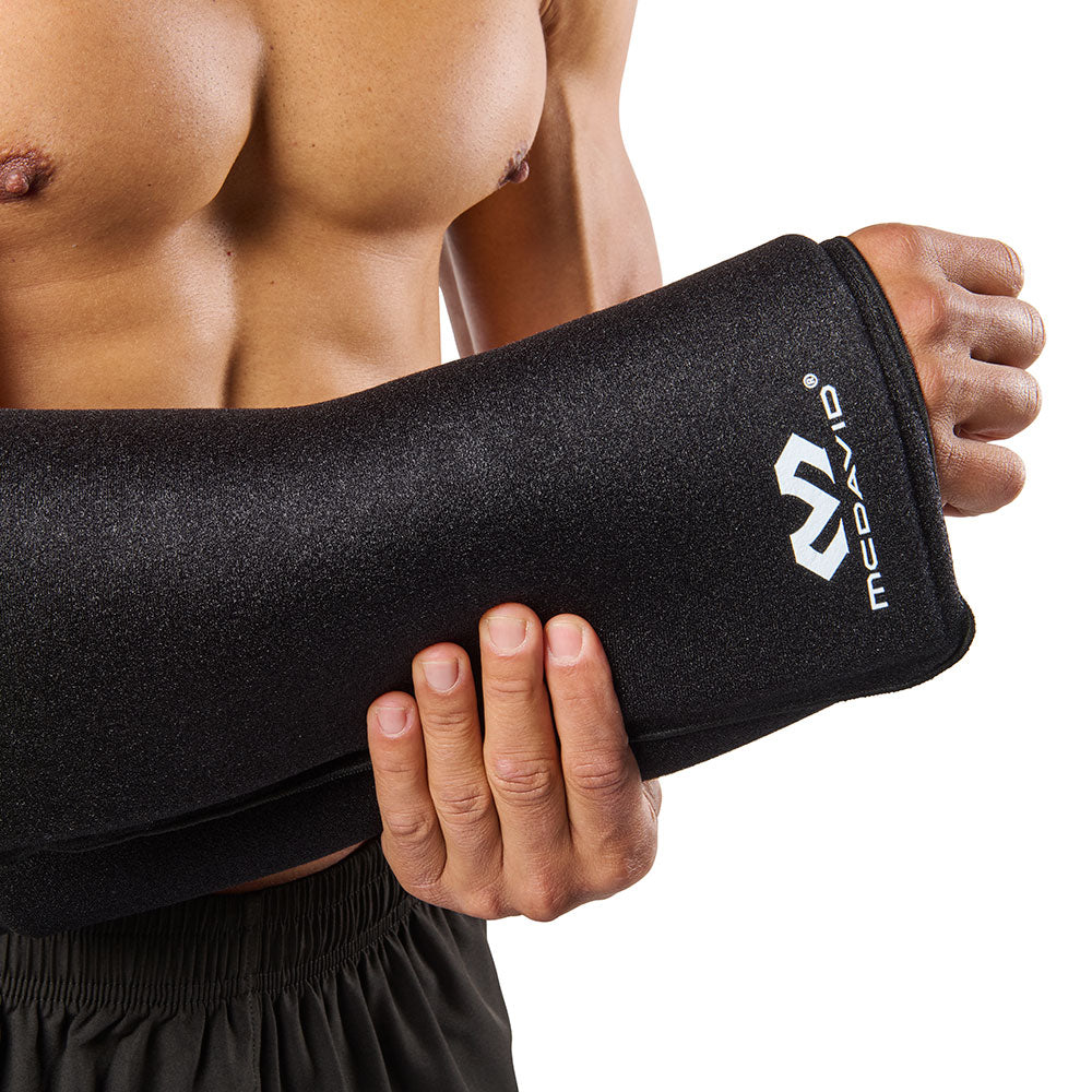 Model wearing Flex Ice Therapy Ice on Wrist